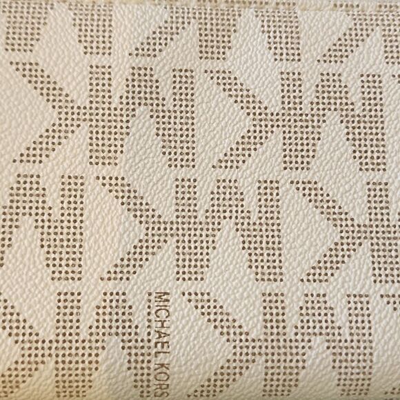 Michael Kors Signature Tone-On-Tone Logo Print - Picture 11 of 11